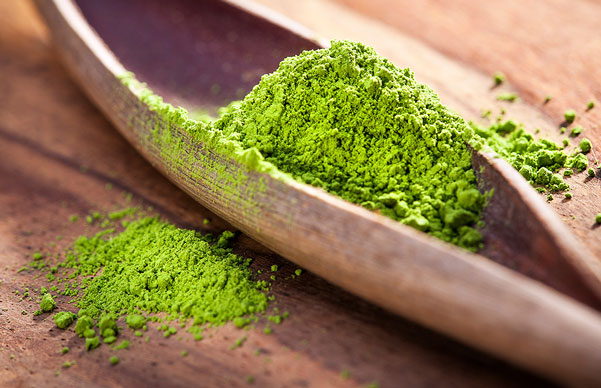 Čaj matcha a jeho účinky na vaše tělo. Ochutnejte toto zelené zlato v prášku!